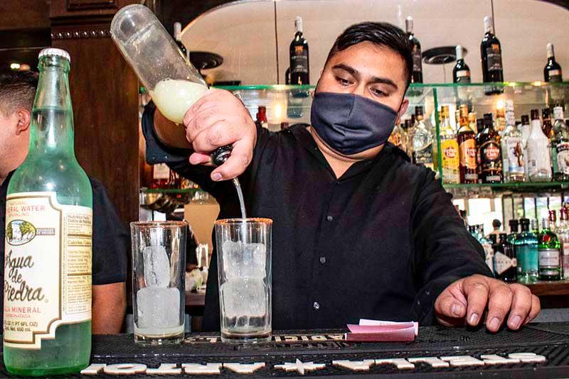 Au Paseo de Gracia Saloon, une cantina traditionnelle de La Roma, les affaires reprennent.