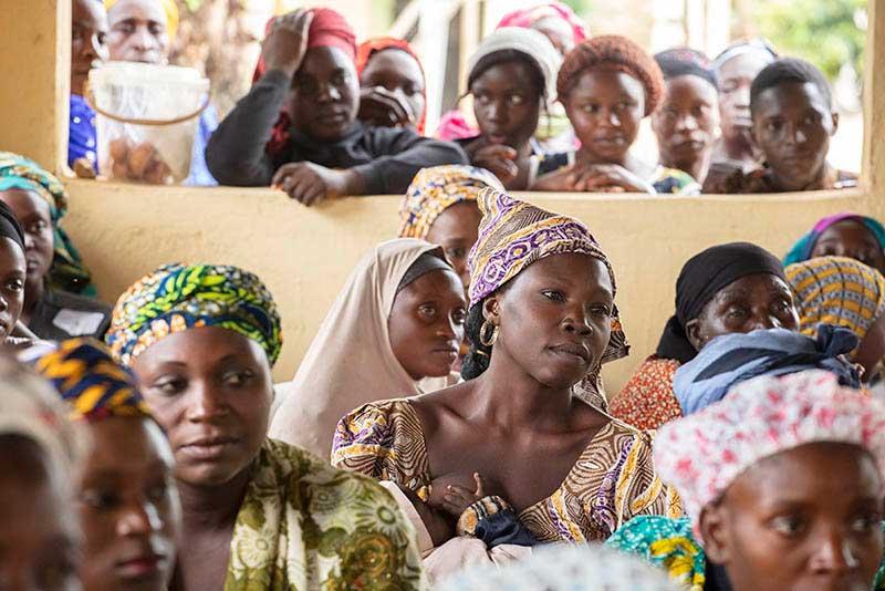 Des femmes nigérianes au Centre de Soins du Gouvernement de l'État de Nasarawa à Wamba, au Nigéria.