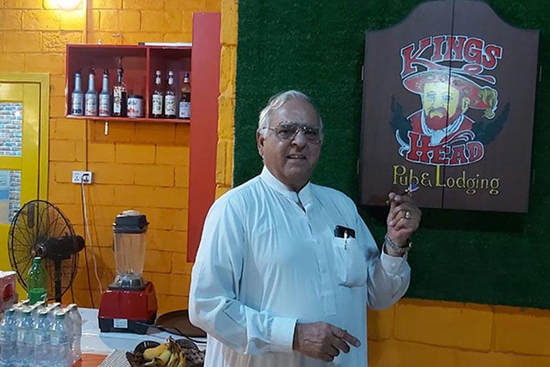 Tahir Ali Khan, propriétaire du Classic Scene Café à Islamabad.